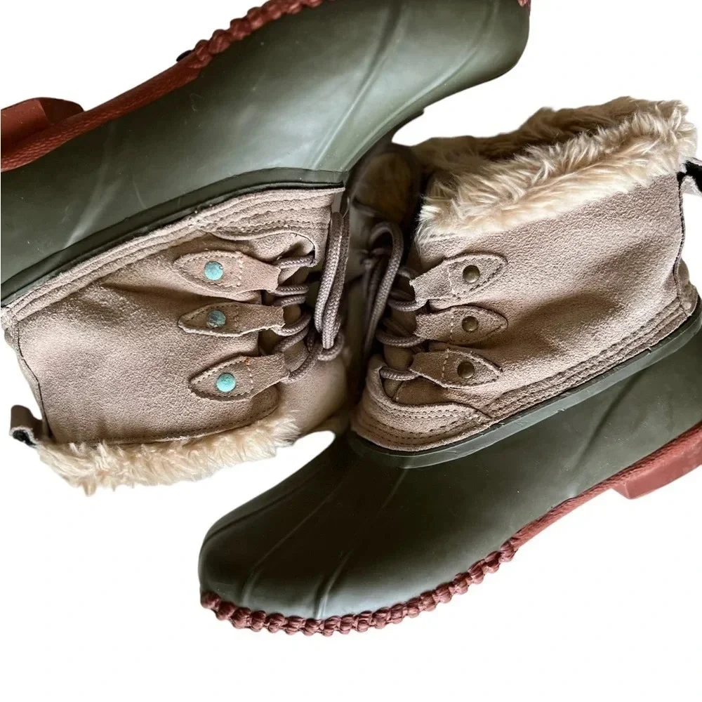 AEO • Green Faux Fur Rain Duck Boot